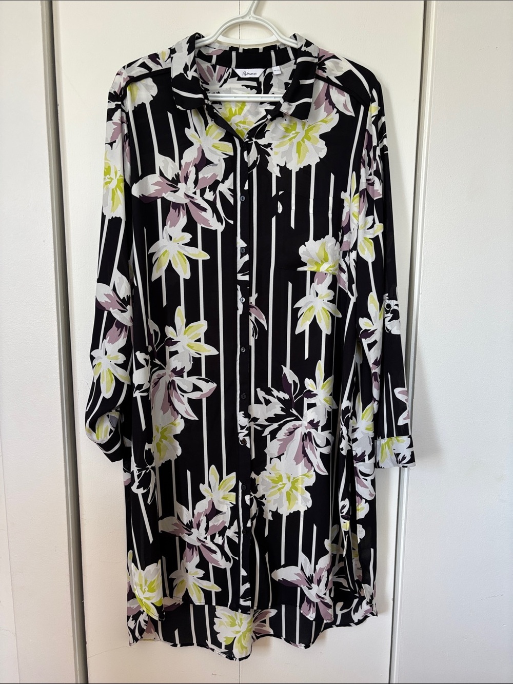 🎉4/30$🎉 Reitmans XXL Black Floral Button-Up Tunic with White, Yellow and Lilac A